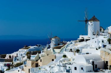 Heaven is a place on earth, possibbly #greece ???????? #oia #santorini #kikladhes #grecja #santorinigreece&hellip;