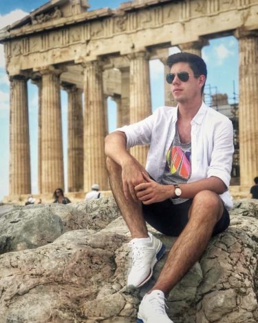 ‘Take only memories. Leave only footprints.’ ???????? – #athens #greece #acropolis #flightattendant #emiratescrew #cabincrewlifestyle…