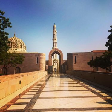 #feriefinite e #stopover in #muscat ‍️ _______________________________________________________ #oman #visitoman #familytravel #mosque #wanderlust #matrah #islam…