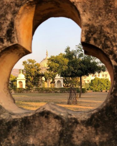 Beautiful garden in Jaipur ‍️‍️ #travel #traveling #photooftheday #igersitalia #letsgoeverywhere #rajasthan #northindia #travelgirl #traveladdict…