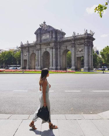 Madrid #puertadealcala #madrid #españa #travelcouple #instaphoto #iamtg #bnesimppl