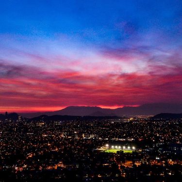 ???????? El cielo se tiñe del color de nuestra bandera, porque en Septiembre, somos…