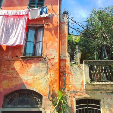 new life goal: apartment with a garden balcony . . . . #cinqueterre #5terre…