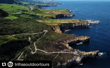 #Repost @trilhasoutdoortours with @get_repost ・・・ BEST VIEW TOUR Ponta da Ferradura Explore this fantastic…