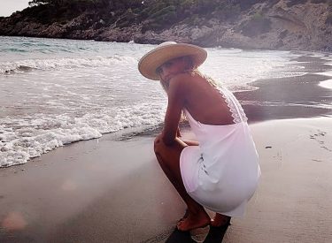 Sand between my toes and salty 〰️ Where I belong #takemeback . . .&hellip;