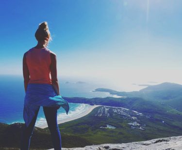 Top of the world ~ ~ #wilsonspromontorynationalpark #mountoberon #lookout #topofthemountain #topoftheworld #australia #bnesimppl #southaustralia…