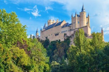 Bienvenidos a Segovia! Si, a no es Disney World, aunque sin dudas Walt Disney…