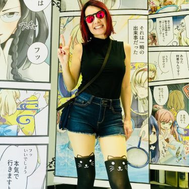 I’m in a place where cat stockings and jean shorts are a fine combo…