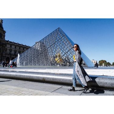 ???????? Fashion Week in Paris. A big long coat is how to feel chic&hellip;