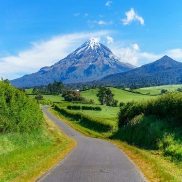 Nature at Mount Taranaki or Mount Egmont a Volcano in Taranaki #NewZealand #landscapstyles #exklusiveshot…