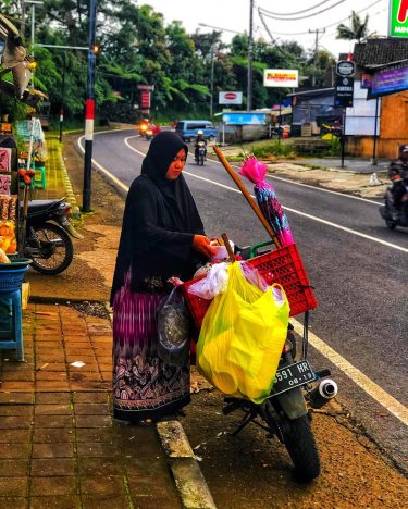 Kind of the restaurant on wheels in ???????? Indonesia *I had the delicious taste…