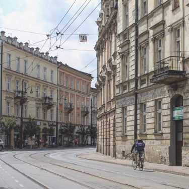 This is the street in Krakow which leads to the castle. Anyone fancy doing&hellip;