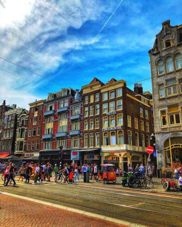 The Red ⭕️Color of Amsterdam #amsterdam ‍️Discover my Journey around the #mostbeautifulplacesintheworld #travelgram #travellife…