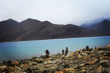 Early morning pangong Such beautiful mornings can never be forgotten #pangongtso #bnesimppl #himalayangeographic #himalayas&hellip;