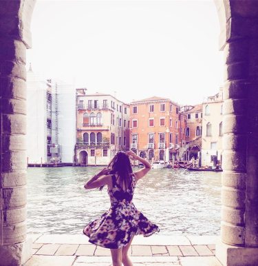 Follow me to Venice #venicelove #venice #veniceitaly #venicecanals #canals #dress #traveluk #discoverunder1k #discovervenice #girlslovetravel…