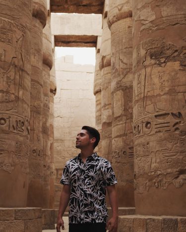 Días intensos! Ayer conocimos las primeras pirámides escalonadas en Saqqara y Memphis, luego caminamos…