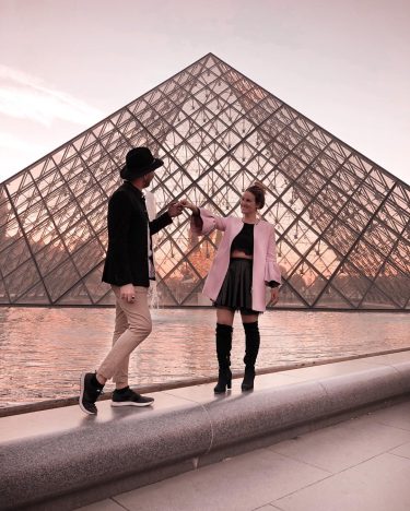 ℒe ℒouvre Parigi è magica ad ogni ora, ma al tramonto lo è ancor&hellip;