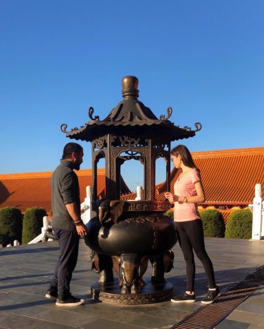 Nan Tien Tapınağı’nın benzerini aslında Bangkok’ta görmüştük hatta girişinde yine bu tütsü dikilen dev…