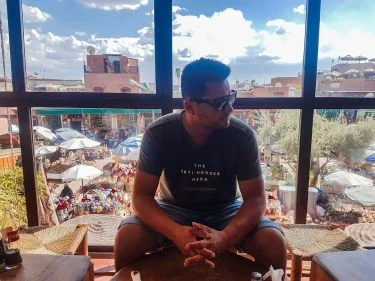 The face you make when outside feels like +100 degrees, loving Morocco!! . .&hellip;