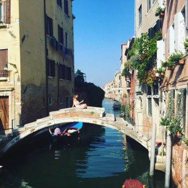 Más fácil eliminar a los turistas de las fotos aquí!! Para comer la Lonely…