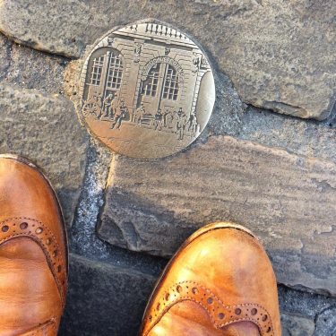 These mini plaques are all over the place in the vicinity of the Korenmarkt&hellip;