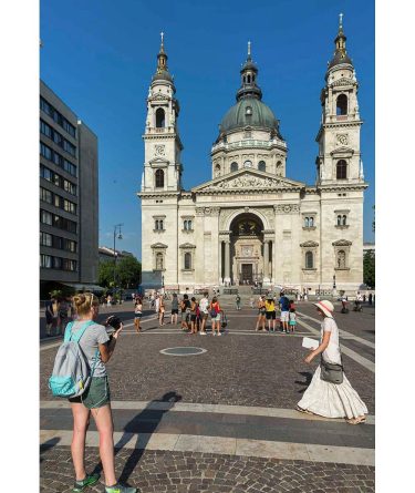 St. Stephens Basilica, Budapest, Hungary. . . . #budapest #bnesimppl #mytinyatlas #TLPicks #lifewelltravelled #travelling…