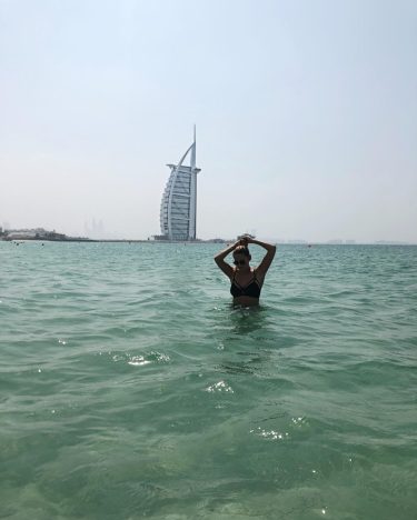 let‘s go for a swim #beachvibes