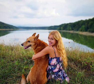 Lac de l’Arrêt-Darre Nos encantan los lagos y Alfie disfruta como un cachorro nadando…