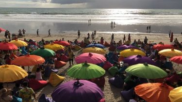 Evening Vibes in Seminyak #baliindonesia ‍️Discover my Journey around the #mostbeautifulplacesintheworld #travelgram #travellife #globetrotter&hellip;