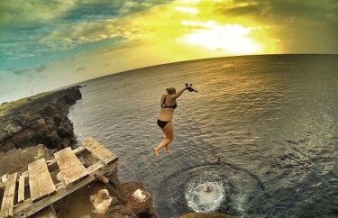 Cliff jumping is definitely a must do when visiting the Big Island! Check out…