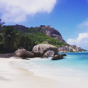 #seychelles #holiday #ladigue #travelphotography #travelphoto #beach #travelblogger #utah #bnesimppl
