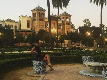 “Sevilla no se puede explicar. Hay que vivirla” (F. Adriá) #sevilla #sevillanas #parcomarialuisa #museo…