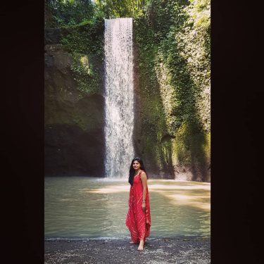 Bali, you are MAGNIFICENT!! #waterfall #bali #wasserfall #baliwaterfall #balinesedress #tibumanawaterfall #tibumana #indonesien #waterfallovers #baliisland…