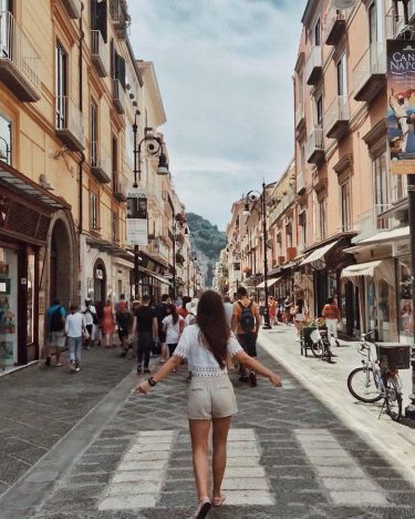 No words #italy #italianfood #sorrento #sorrentocoast #amalficoast #fit #summermood #travel #traveler #thewanderingtourist #girlaroundtheworld #travelinstyle…