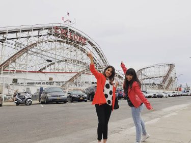 CYCLONE En el parque de atracciones de Brooklyn Luna Park, encontraréis la montaña rusa…