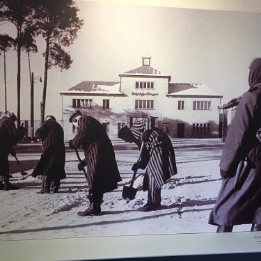???????? Sachsenhausen pretendia estabelecer um padrão para outros campos de concentraçã acampamento era seguro…