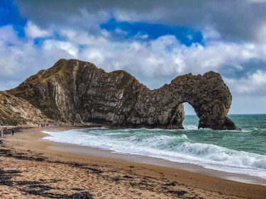 The magical beach at Dorset! -MHR (@mhrinlondon) #durdledoor #dametraveler #visitengland #globaltravelers #beautifulmatters #travelphotography #traveladdict…