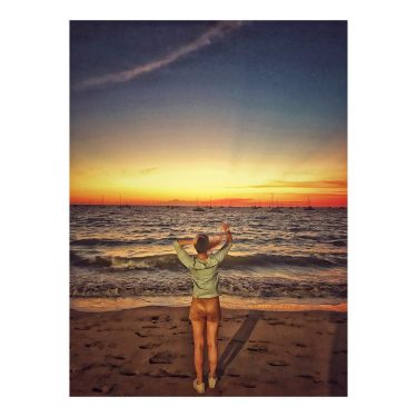 While I was lost admiring @darwinnt Hey Hey Darwin ! You have my ️…
