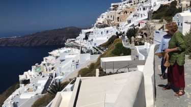 Santorini In The Morning ️ xo #theAdjustingAdult. #Blog #LifestyleBlog #NewBlogger #NewBlog #TravelBlog #LatinaBlogger #JournalBlog…