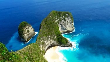 “The more you travel the more you discover that the world is beautiful everywhere.”&hellip;