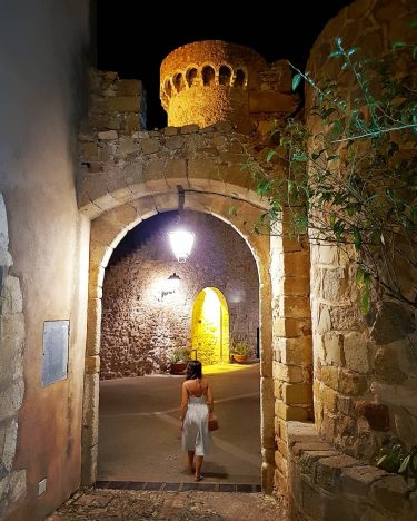 La Vila Vella . #tossademar #costabrava #gerona #vilavella #españa #traveler #travel #travecouples #traveladdict #travelphotography #travelpic…