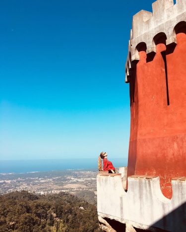 Seconda tappa: Sintra e il castello più bello di sempre #palacionationaldapena #sintra #portugal #adoro&hellip;
