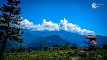 #darjeeling #darjeelingdiaries #kanchanjunga #queenofhills #mountain #hills #incredibleindia #loanlyplanettravellermagazine #natgeo #natgeoyourshot #landscape #landscapephotography #cityscape #mobileclicks&hellip;