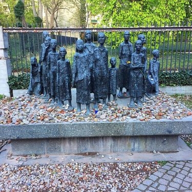 ???????? A Große Hamburger Straße, no distrito de Mitte, em Berlim, já abrigou não&hellip;