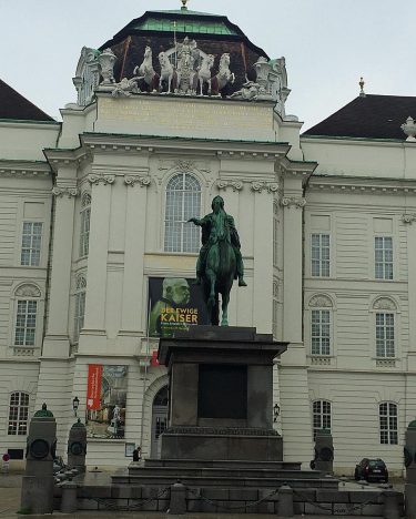 ???????? Viena é a capital federal, a maior cidade e um dos nove estados…