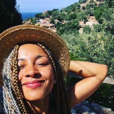 Silly selfies & Great views #letsgoeverywhere #spain #lonelyplanet #views #naturebackdrops #potd #travelblogger #plantaddict #lifestyleblogger…