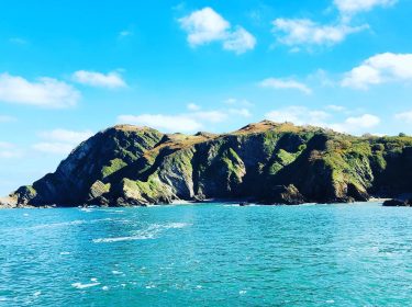 Absolutely stunning cliffs #instapic #ilfracombe #uk #devon #instatraveller #instatravel #traveladdict #travelgirl #throughtheworld #travelwithme #polishgirl…