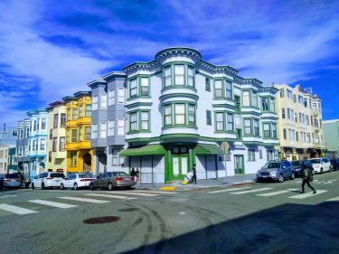 The architecture here is on point ️???????? . #victorian #edwardian #northbeach #sanfrancisco #california #westcoast…