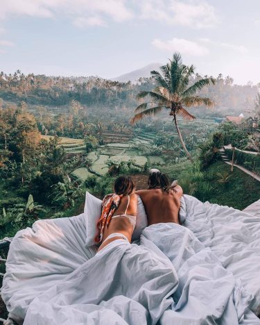 Cute couple in Bali . . by @kyle_hunter . . #travel #traveling #travelgram #travelling…