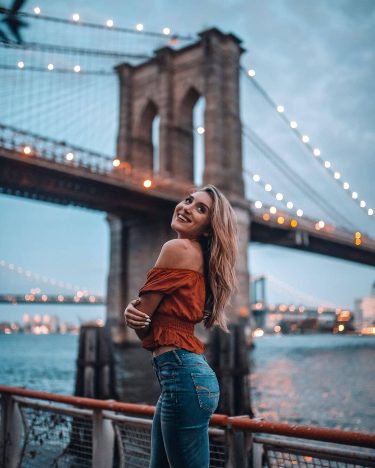New York . . by @lyss . . #travel #traveling #travelgram #travelling #travelholic #traveller&hellip;